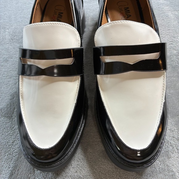 Mia Amore Womens Hali Loafer Black Sz 8 Man Made Chunky Lugged Sole Slip On - Picture 7 of 15